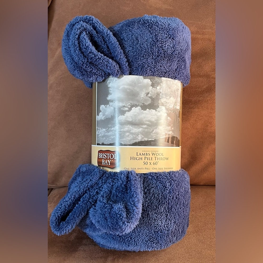 BRISTOL BAY* Royal Blue Synthetic Lambs Wool 50” X 60” High Pile Throw. New